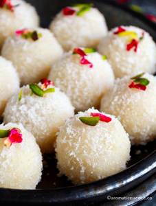 Coconut ladoo