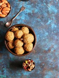 Desi Ghee Goond ladoo 500 g