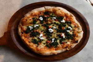 Chilli Di Spinach Pizza