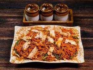 Chilli Garlic Chicken Hakka Noodles