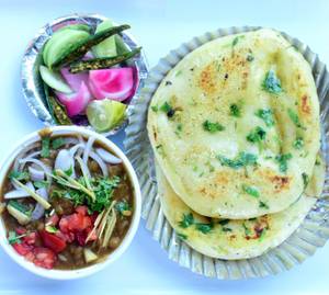 Fried Chole Simple Kulche