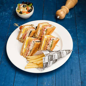Club Sandwich , Scallion And Chicken Salad , Grilled  Han And Chedder