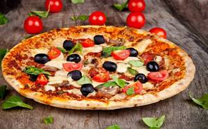 Special Spicy Chicken Capsicum Pizza