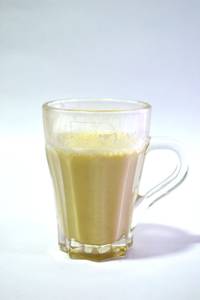 Hot Badam Milk (500 ml)