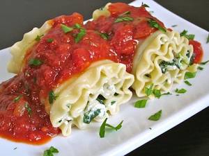 Red Pasta Roll