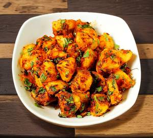 Aloo Ki Sukhi Sabji With 5Poori