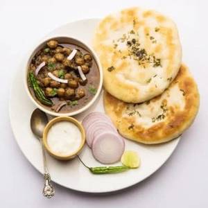 Chole Kulcha