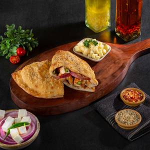 Calzone BBQ Paneer