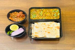 Dal Makhni With Roti /  Naan (combo)