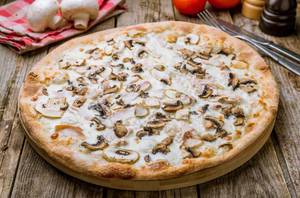 Mushroom bonanza pizza