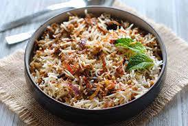 Andhra Chicken Keema Hyderabadi Dum Biryani Served With Salan, Raita And Salad