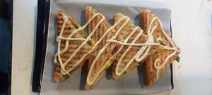 Peri peri paneer pizza                                                       