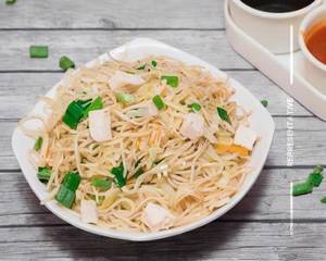 Chicken hakka noodles                                                                                        