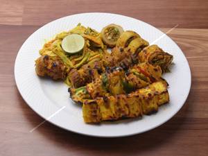 Tandoori veg platter - 4Items (Paneer tikka , Hara bhara kebab , Dahi kebab , Veg seekh kebab )
