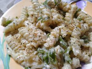 White sauce pasta
