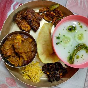 Dahi Pakhala With Chicken Kasa.