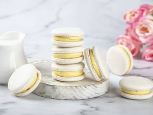 Vanilla Butter Cream Macaron