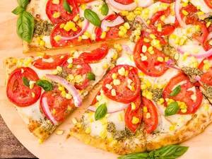 Tomato n corn pizza