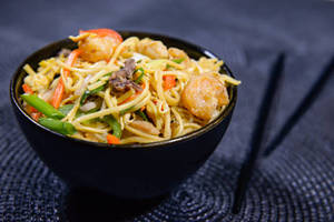 Mixed Chow Mein( 2box, Serve 2) 