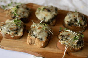 Pesto Mushroom Crostini