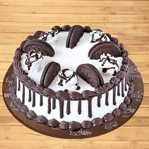 Eggless Black Chocolate Cake                                              
