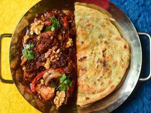 Chicken chilli (2pcs)with 2 paratha