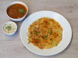 Onion Uttapam with Veg Gravy