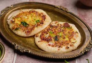 Masala Uttapam - 2 Pcs