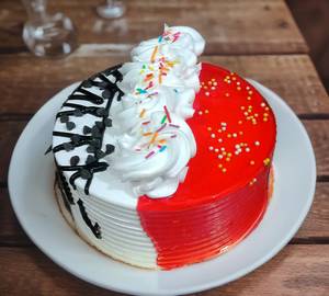 Strawberry Cake (Eggless)