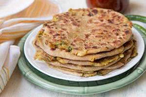 2 Aloo Parantha Bundi Raita