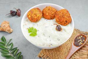 Creamy Curd Rice With Masal Vadai
