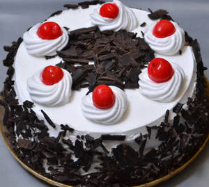 Black Forest Cake (Half Kg)