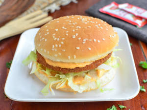 Royal Veg Supreme Burger