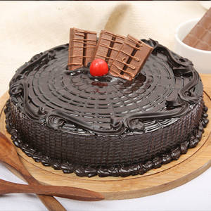 Kitkat cake [500 grams]                                                     