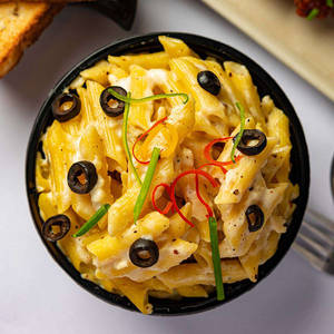 White Sauce Chicken Pasta