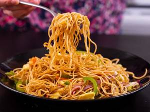 Kolkata Egg Chicken Chowmein