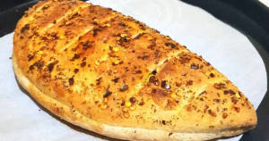Plaine garlic bread