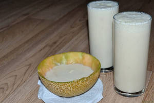 Muskmelone Milkshake With Ice Cream
