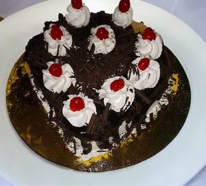 Heart Shape Black Forest Cake (500 Grams)   