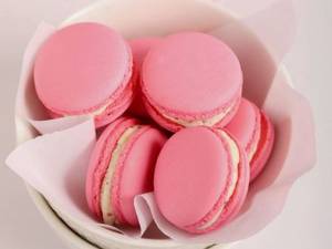 Rose Macaron