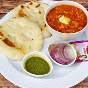 Paneer Makhni Gravy & Kulche