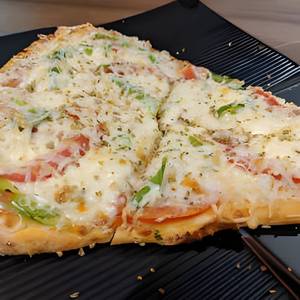 8" Capsicum Onion Tomato Pizza