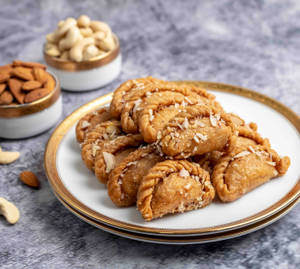 Gujiya