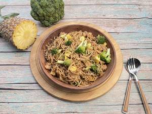 Pineapple & Broccoli Chicken Noodles