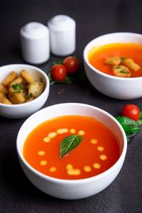Tomato & Basil Soup