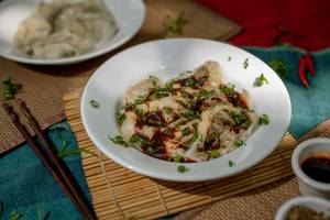 Chicken Wontons With Chilli Sauce