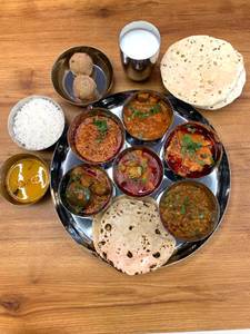 Gujarati Fixed Meal / Thali (lunch)