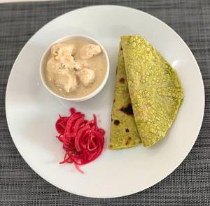 Malai Chicken With Spinach Basil Chapati And Onion Salad