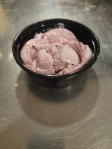 Black Current ice cream (scoops)