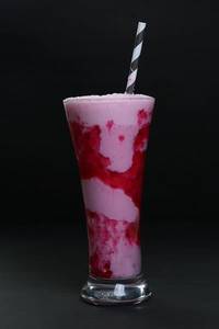 Strawberry Milk Shakes [350 Ml]